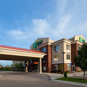 Holiday Inn Express & Suites Detroit - Farmington Hills By Ihg